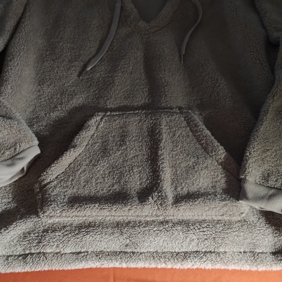 Ugg Hoodie - Picture 3 of 3